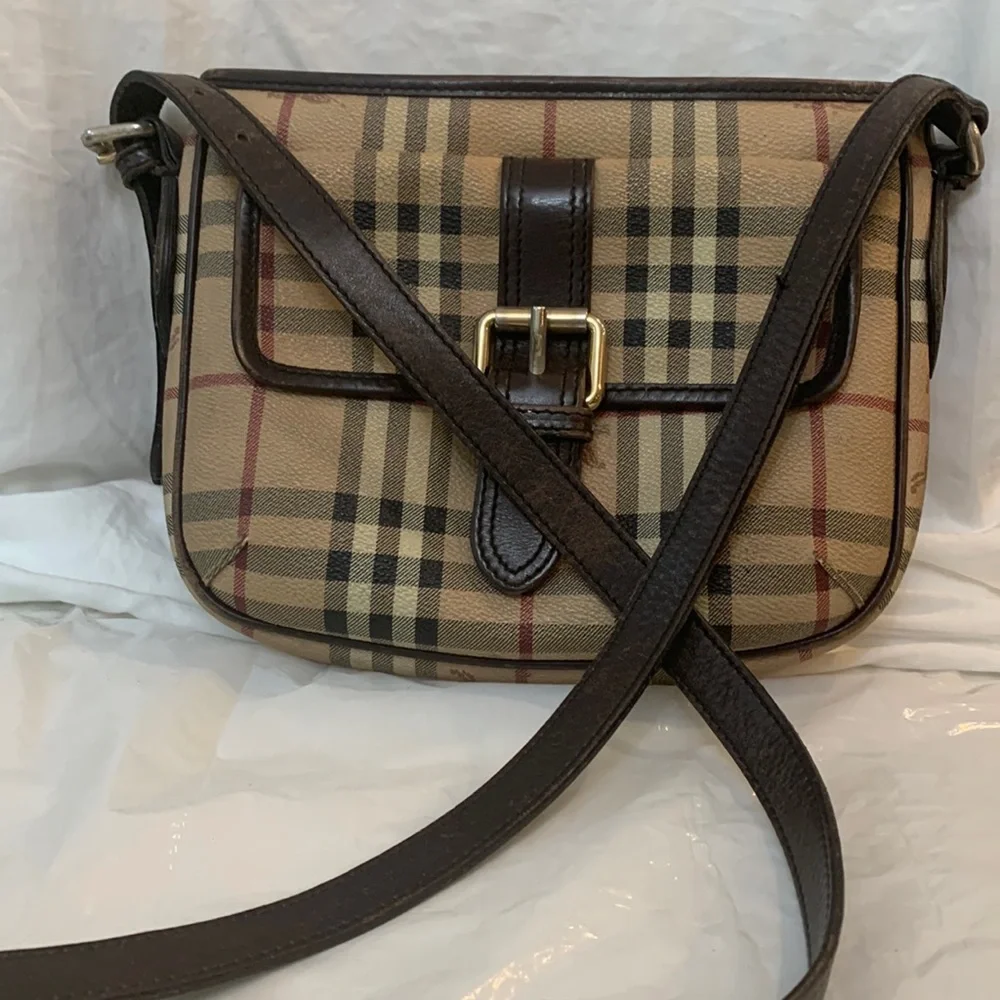 Burberry cross body - Picture 1 of 7